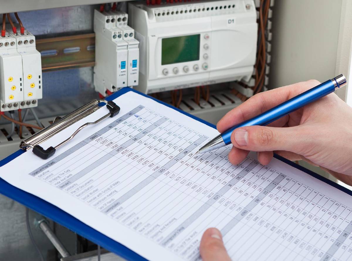 Air conditioning technicians and electricians in Cambridgeshire & Lincolnshire